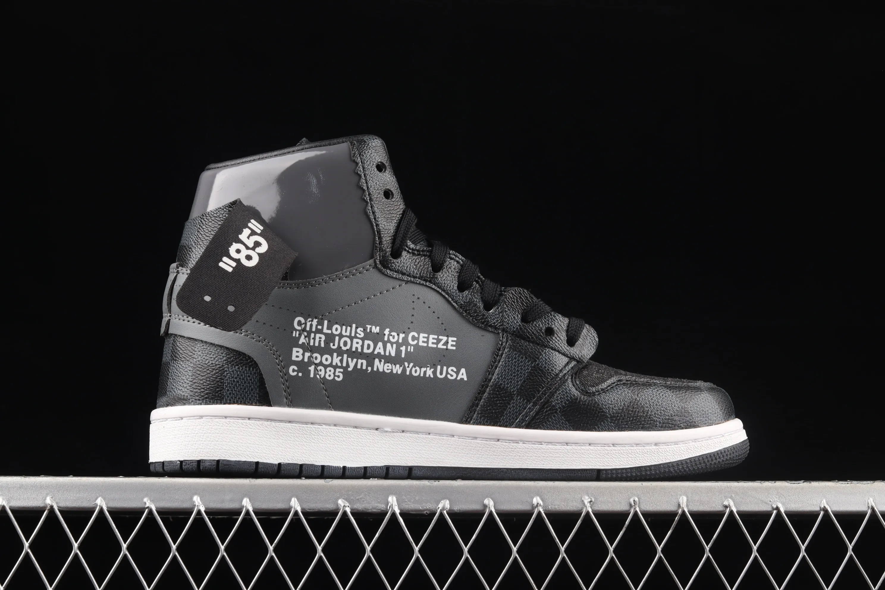 All Categories Air Jordan Jordan Series Basketball Shoes Air Jordan 1 High Donkey Brand x Air Jordan 1 AJ1 Joe 1 Donkey Brand Co-branded Custom Model #With Presbyopia Suitcase Made of Leather, Exclusive Logo Covered Shoe Body, Very High Style